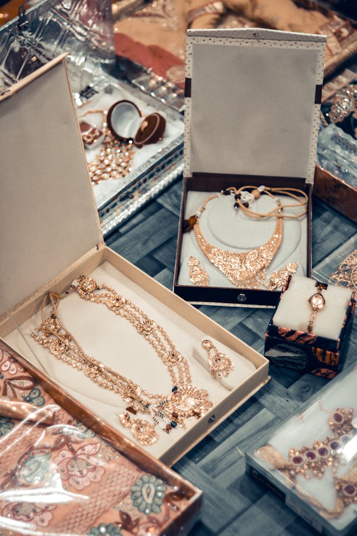 Elegant Indian bridal jewelry set showcasing traditional gold craftsmanship, perfect for weddings.